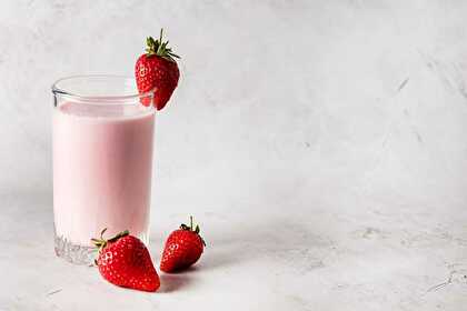 https://www.cocktails-road.com/images/recipe/2023/05/enchanted-strawberry-milk-thumb.jpg